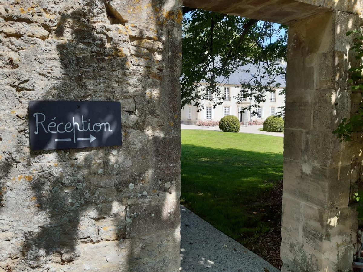 Château Saint Gilles Gueron Exterior foto