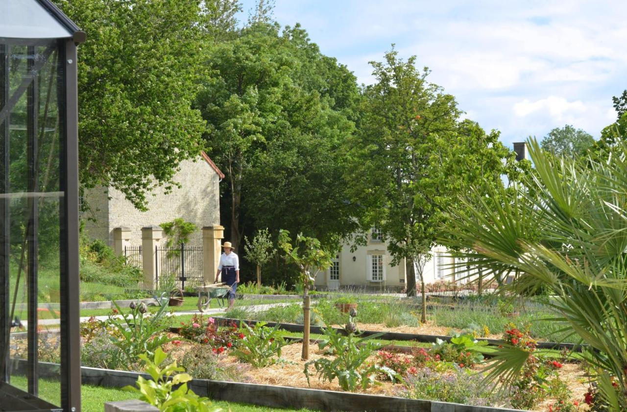 Château Saint Gilles Gueron Exterior foto