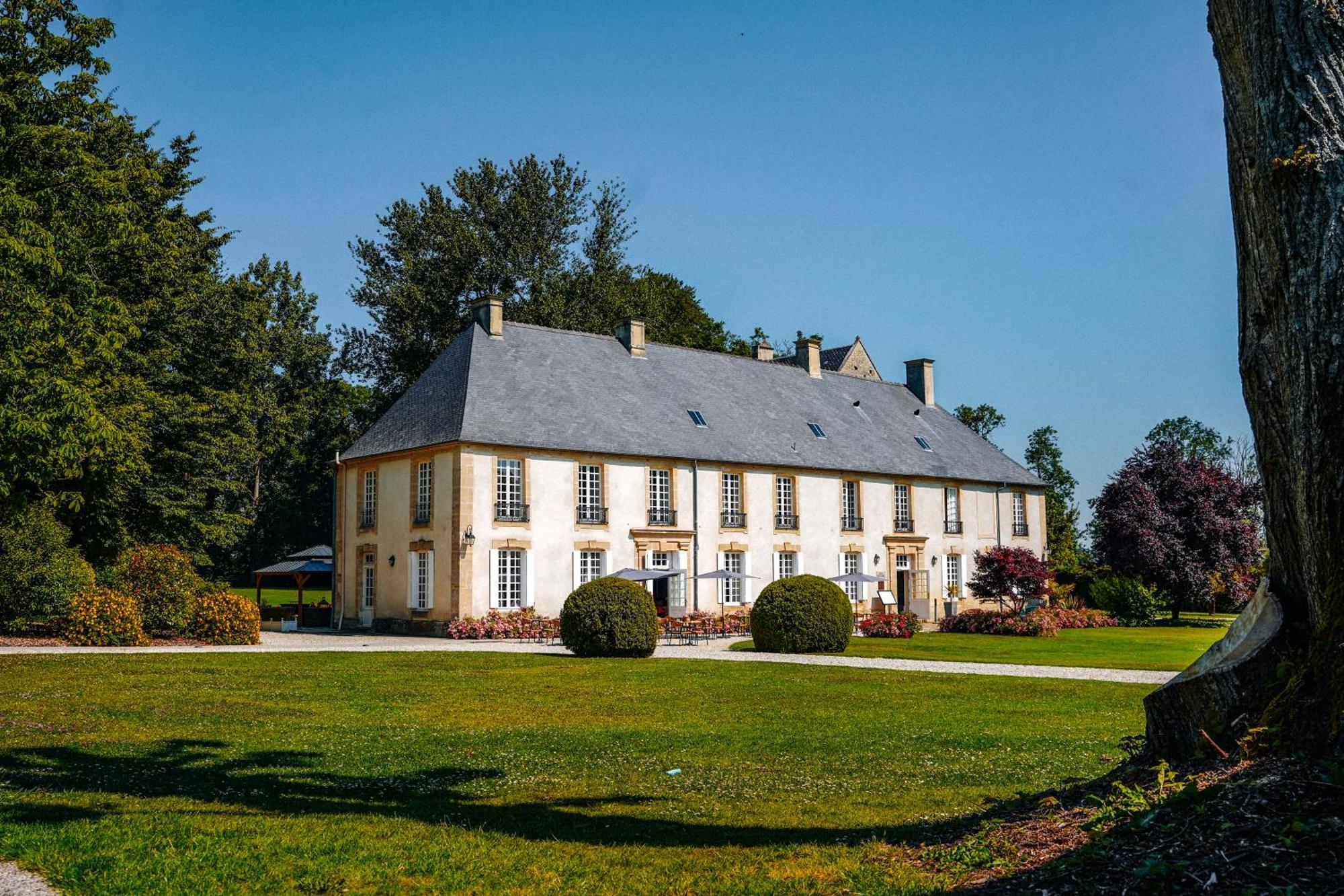 Château Saint Gilles Gueron Exterior foto